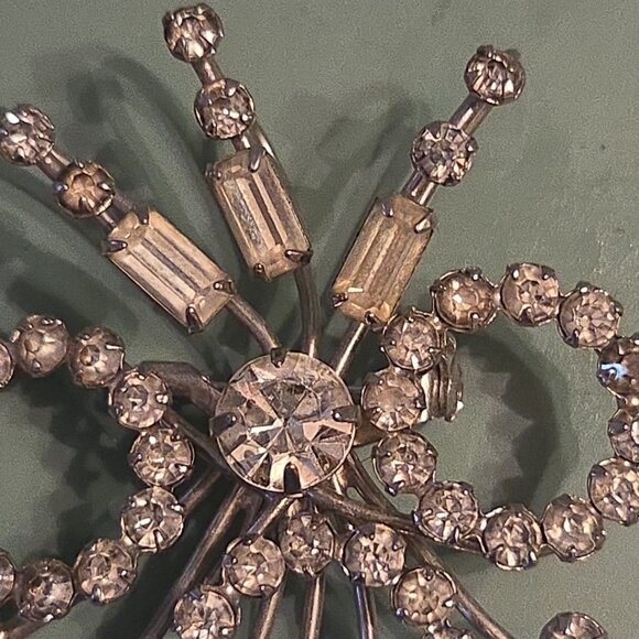 Vintage Silver-tone Clear Baguette Rhinestone Pin Brooch Pendant 3 Inches Spray - Picture 2 of 8